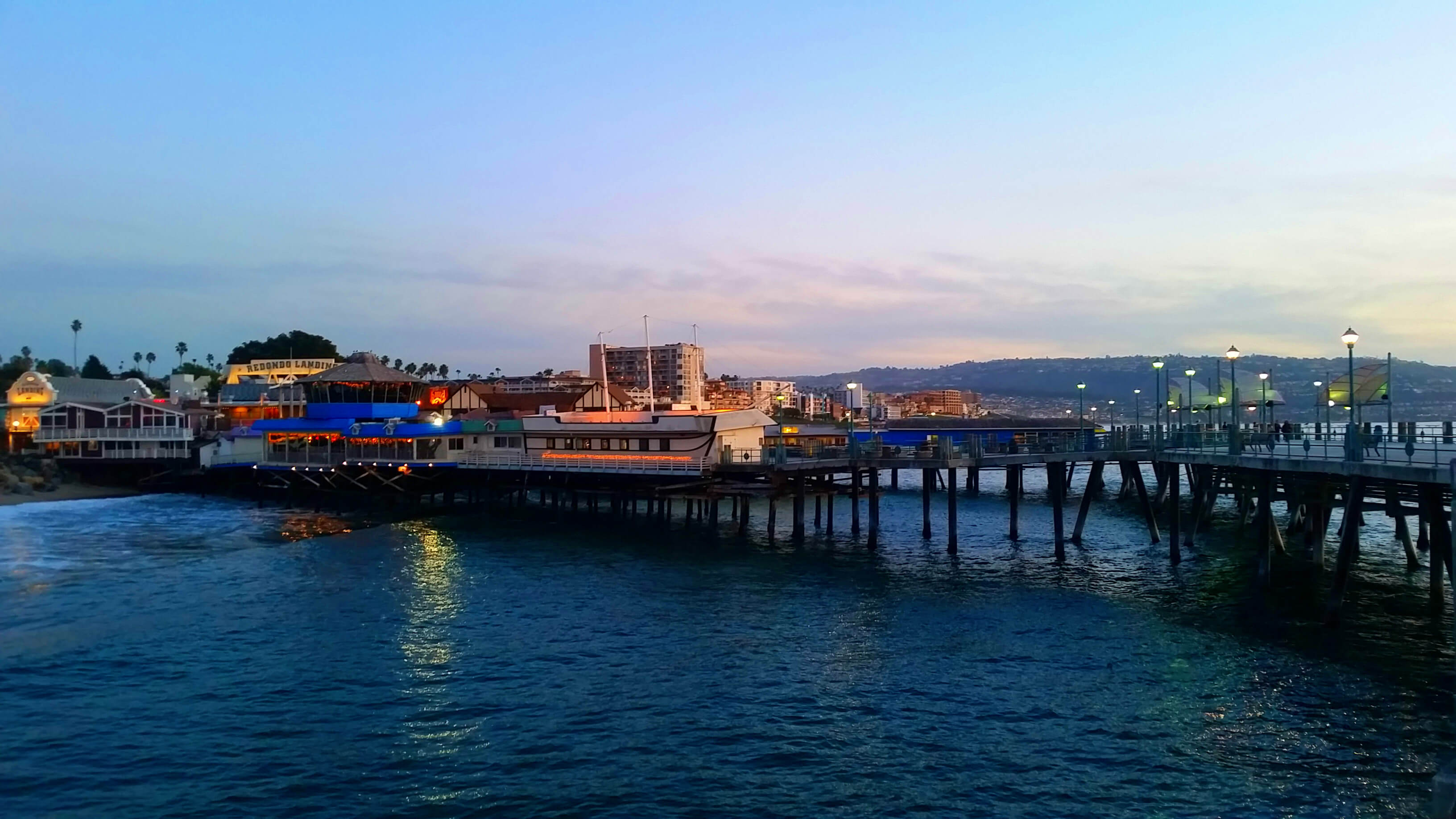 Redondo-Beach-Pier-Landing